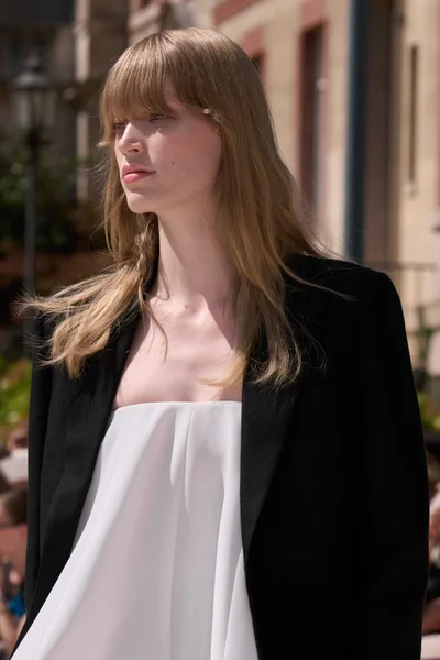 Look 27